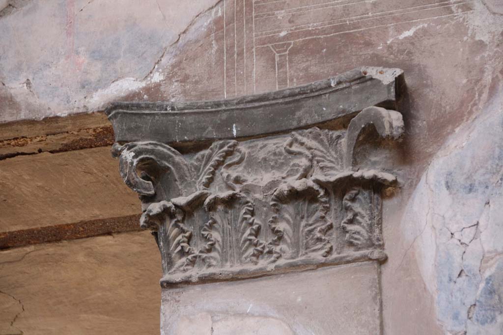 V.1 Herculaneum. April 2014. Capital from upper north wall of entrance corridor/west wall of atrium. 
Photo courtesy of Klaus Heese.
