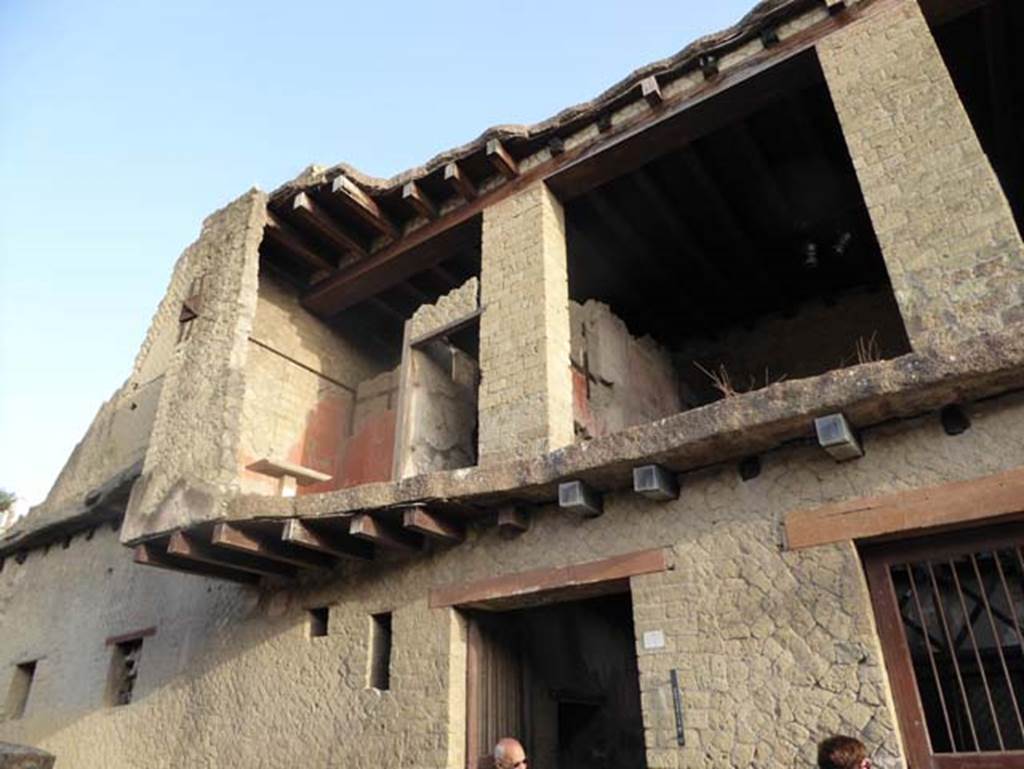 V, 6, Herculaneum, October 2014. Rooms on upper floor above dwelling and wine-shop, on east side of Cardo IV. Superiore.  Photo courtesy of Michael Binns.

