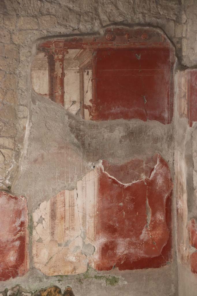 V.7 Herculaneum. September 2017. Detail from east wall of triclinium in south-east corner. 
Photo courtesy of Klaus Heese. 
