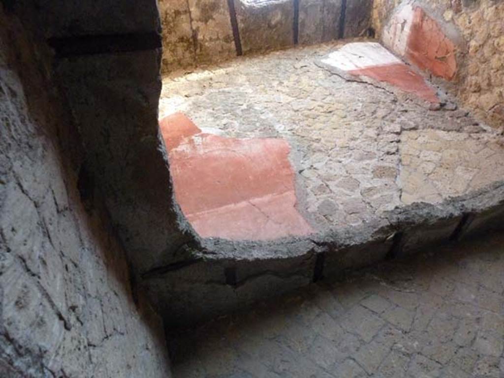 V 7, Herculaneum, September 2015. East wall of upper floor room above the cubiculum.