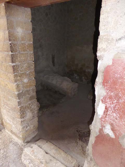 V.7, Herculaneum. September 2015. Looking towards east wall of kitchen, in room on north side of entrance corridor.  Photo courtesy of Michael Binns.
