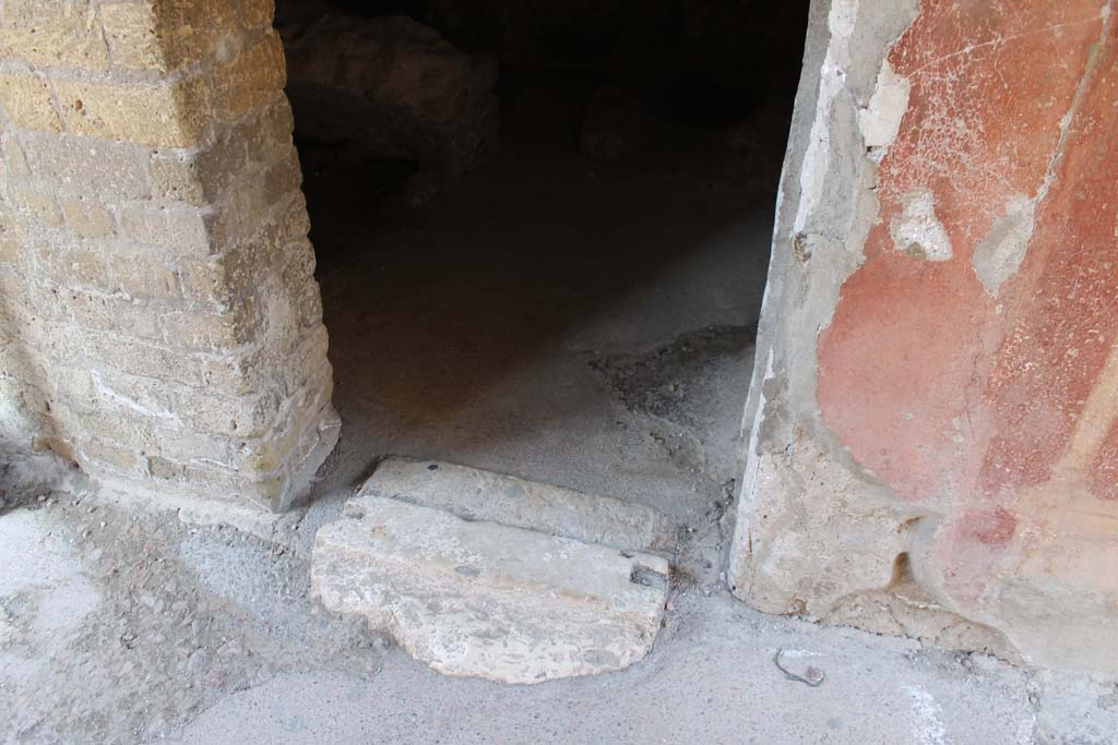 V.7, Herculaneum. September 2015.  Kitchen doorway to room on north side of entrance corridor. Photo courtesy of Michael Binns.

