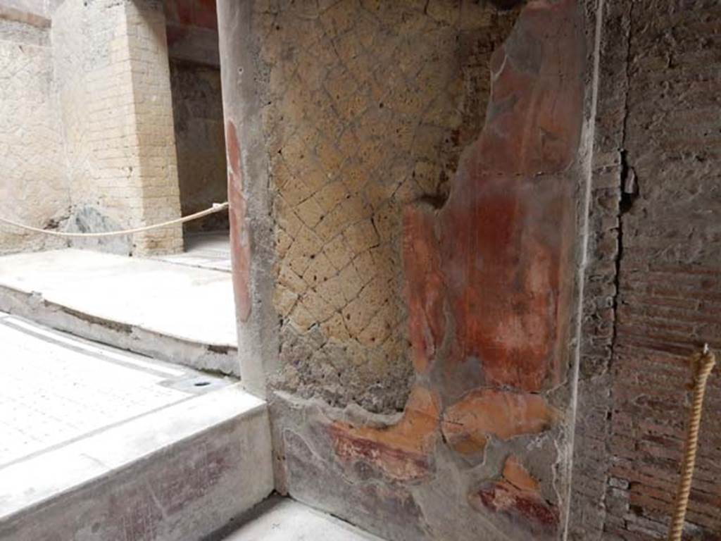 V.8 Herculaneum, May 2018. Room 3, south wall of small tablinum. Photo courtesy of Buzz Ferebee.

