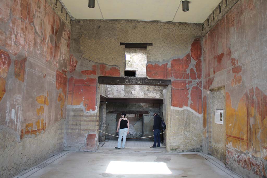 V.8 Herculaneum. March 2014. Room 7, looking north.
Foto Annette Haug, ERC Grant 681269 DÉCOR
