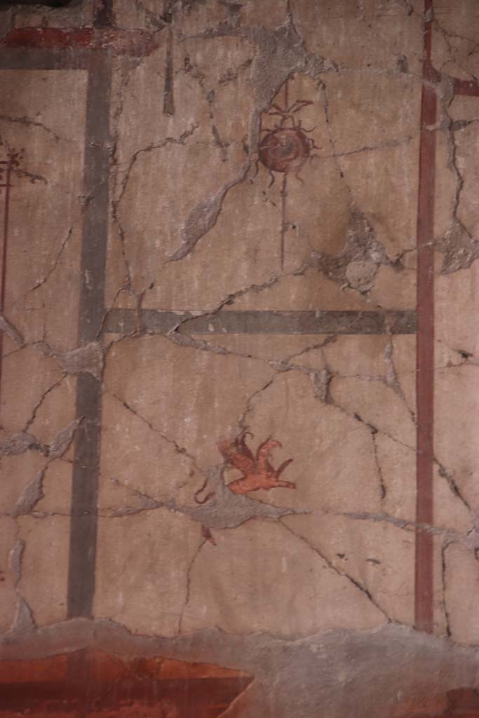 V.15 Herculaneum, September 2021.
Painted panel from upper south wall of atrium, next to south-east corner. Photo courtesy of Klaus Heese.
