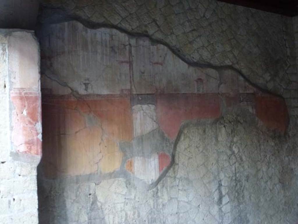 V.30 Herculaneum, October 2012. Oecus 1, painted decoration on north wall. Photo courtesy of Michael Binns.