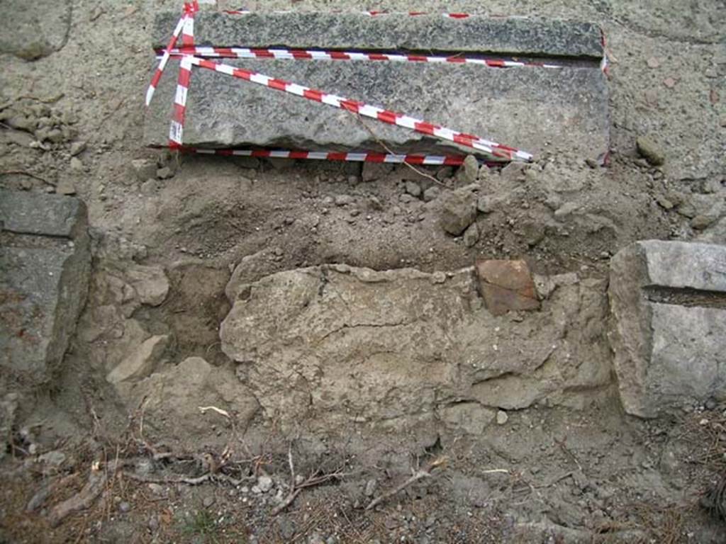 V.34, Herculaneum. May 2005. Excavation below threshold. Photo courtesy of Nicolas Monteix.