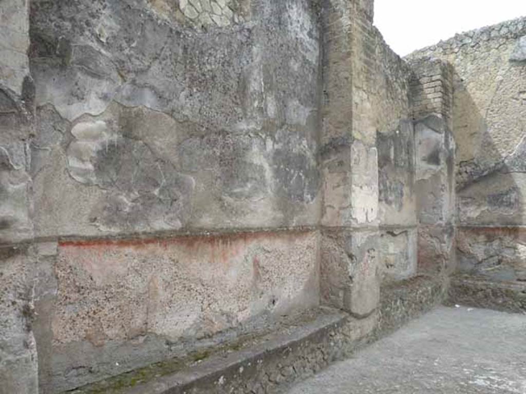 VI.8, Herculaneum. May 2010. South wall of the vestibule, with masonry seats.