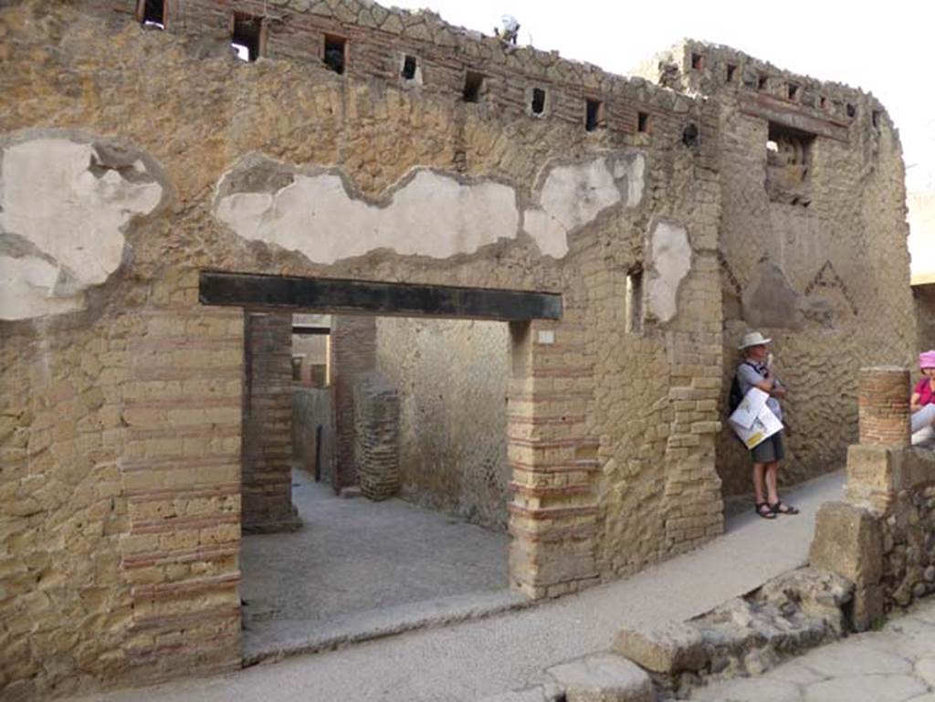 VI.10 Herculaneum, October 2014. Looking towards entrance doorway on west side of Cardo IV. Superiore.  Photo courtesy of Michael Binns.
