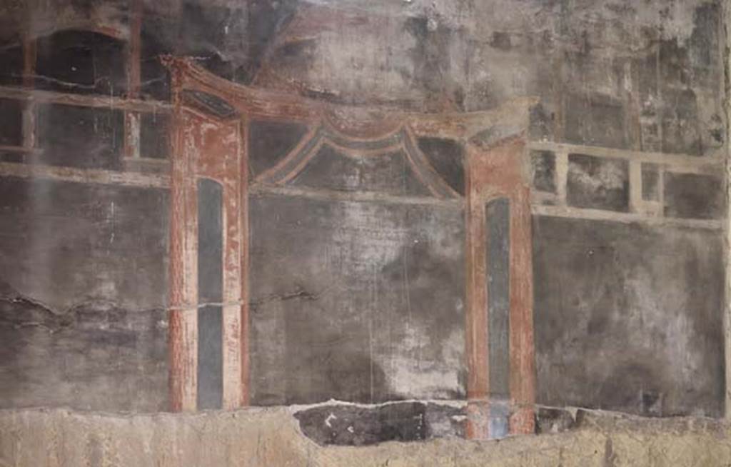 VI.13, Herculaneum, April 2018. Detail of painted decoration from south wall.
Photo courtesy of Ian Lycett-King. Use is subject to Creative Commons Attribution-NonCommercial License v.4 International.
