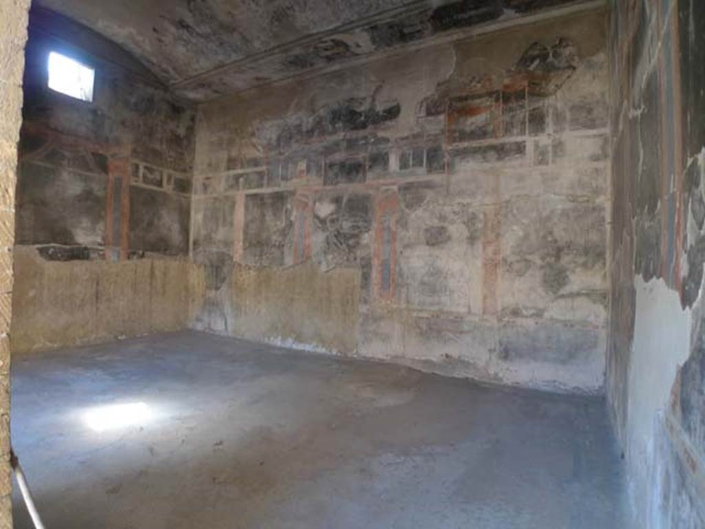 VI.13, Herculaneum, June 2017. Looking towards south wall, on left, south-west corner and west wall, from entrance doorway.  Photo courtesy of Michael Binns.
