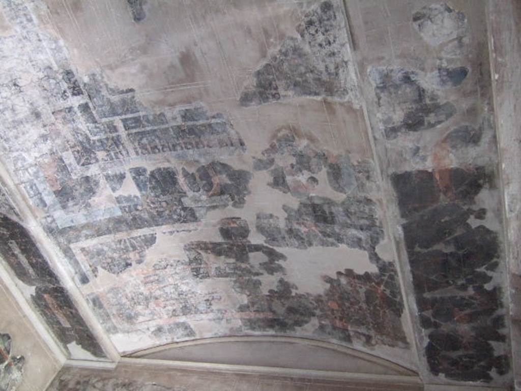 VI.13, Herculaneum, May 2006. Northern end of ceiling.