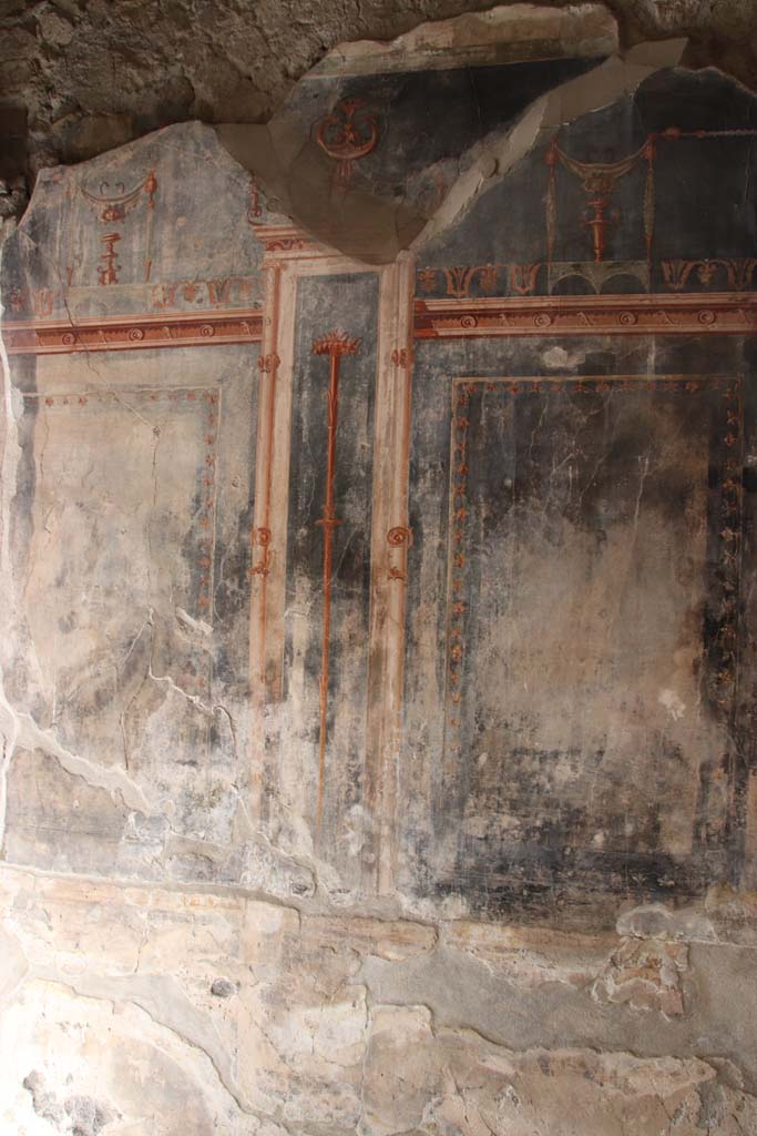 VI.13 Herculaneum, September 2017. Room 12, anteroom to cubiculum, south wall.
Photo courtesy of Klaus Heese.
