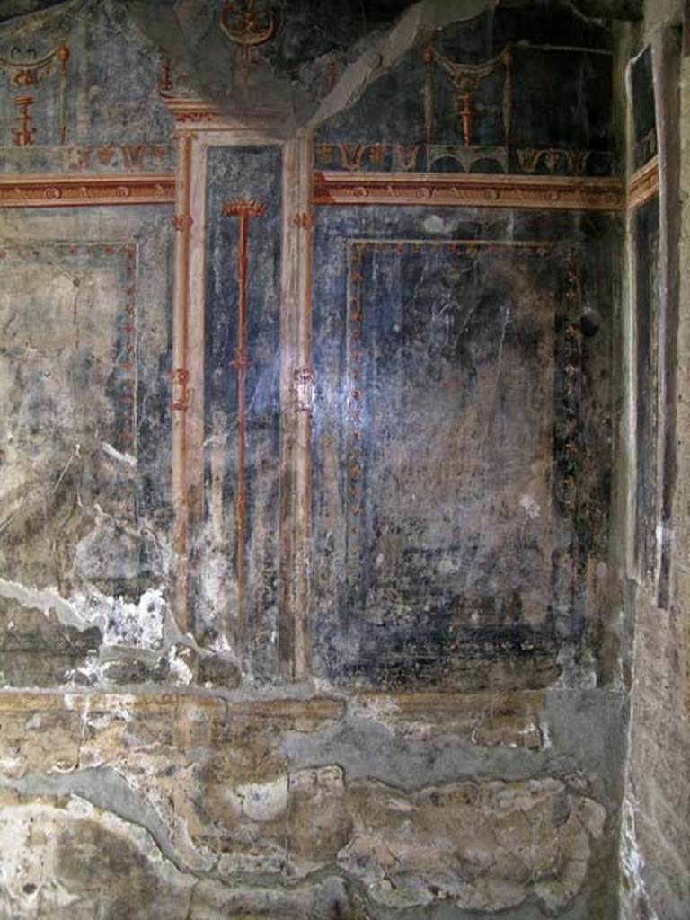 VI.13/11, Herculaneum. May 2004. Room 12, detail of south wall of anteroom to cubiculum. 
Photo courtesy of Nicolas Monteix.
