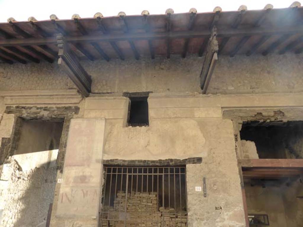 Ins. VI 13, 14 and 15 Herculaneum, September 2015. Upper facades. 