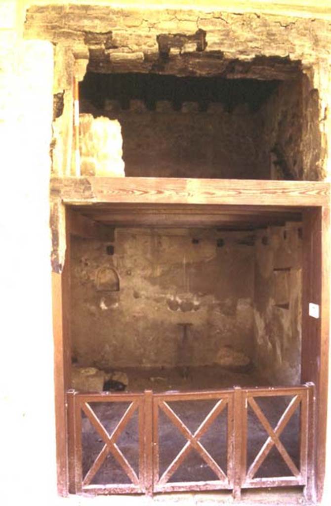 VI.15, Herculaneum. Not dated. Looking across entrance towards south wall. 
Photo courtesy of Nicolas Monteix.

