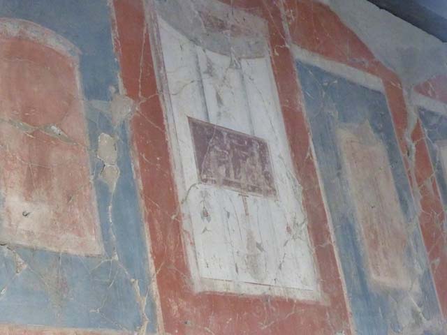 Ins. VI 16, Herculaneum, September 2015. Detail of panel from upper central painting on east wall.