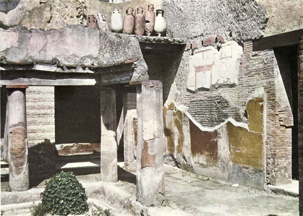 VI.17 Herculaneum. Not dated. Looking towards north-west corner of portico. 
On the left are the doorways to rooms 14 and 15.  The doorway to Triclinium 13 is on the right.
