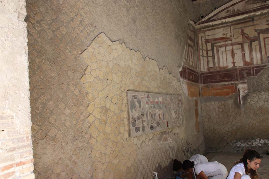 VI.17 Herculaneum. September 2019. Triclinium 13, looking towards west wall. Photo courtesy of Klaus Heese.