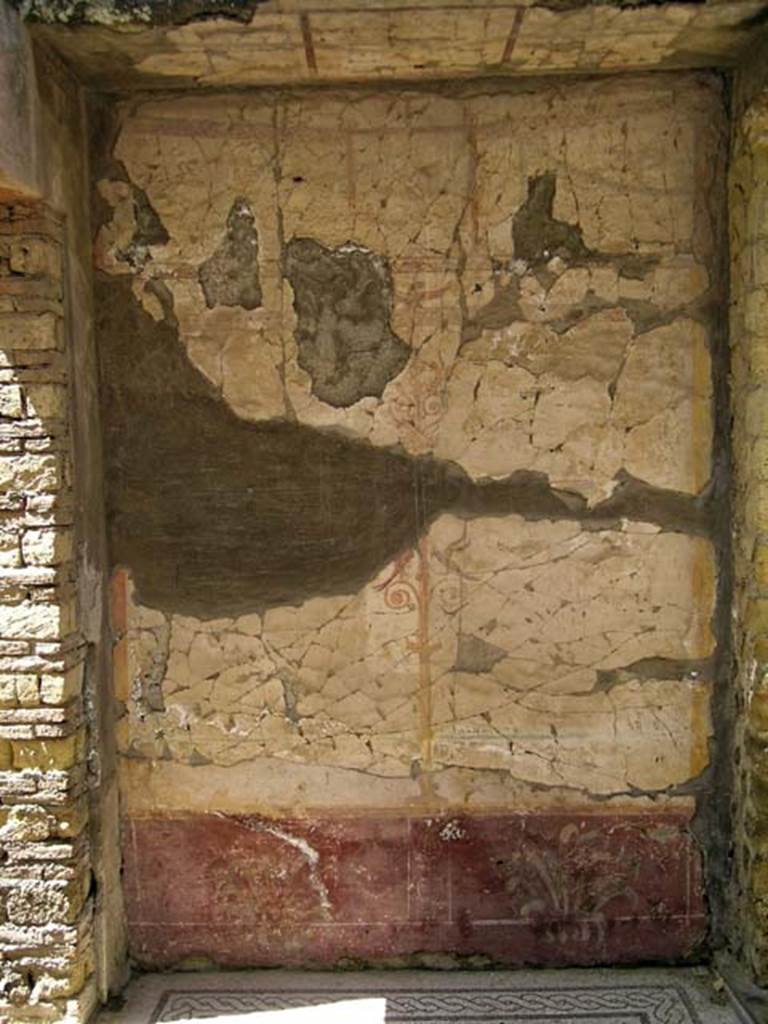 VI.17, Herculaneum. May 2004. Looking towards south wall, and remains of painted ceiling. 
Photo courtesy of Nicolas Monteix.
