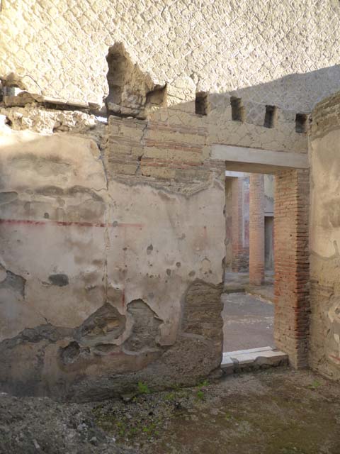 Ins. VI.28, Herculaneum, September 2015. East wall.