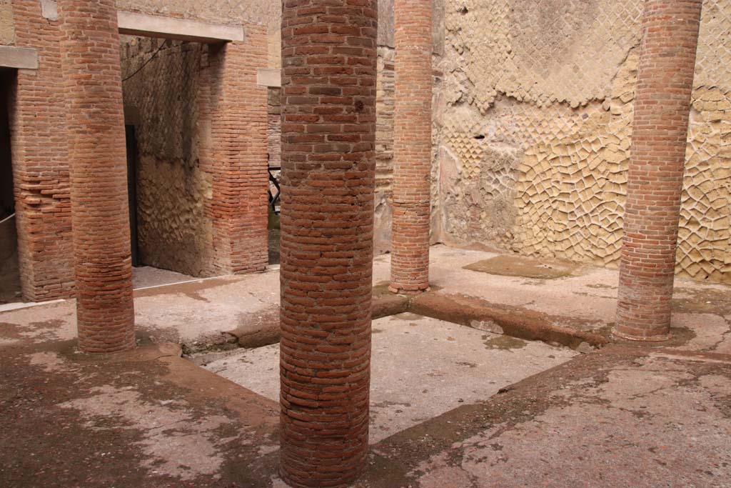 VI.29 Herculaneum. October 2020. 
Atrium 3, looking north-west across impluvium. The entrance corridor is in centre, left. Photo courtesy of Klaus Heese.
