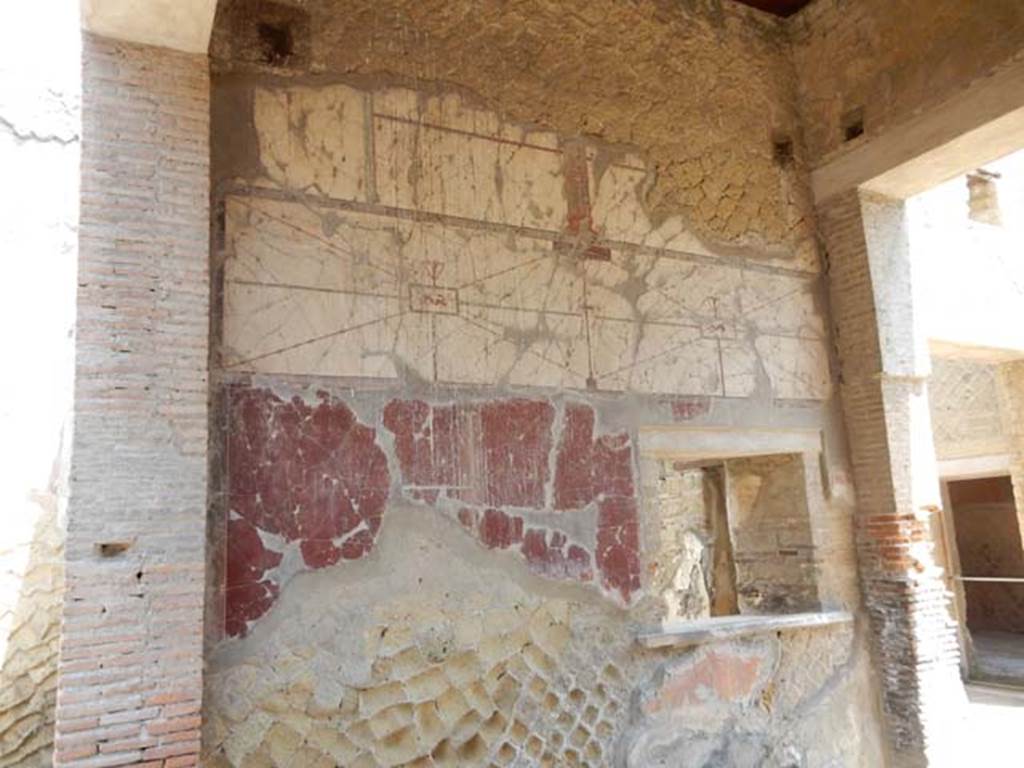 VI.29, Herculaneum. May 2018. Tablinum 5, upper north wall. Photo courtesy of Buzz Ferebee.