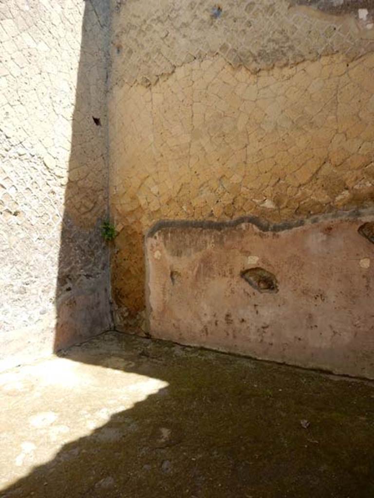 VI.29, Herculaneum. May 2018. Room 13, north-east corner and east wall. 
Photo courtesy of Buzz Ferebee.
