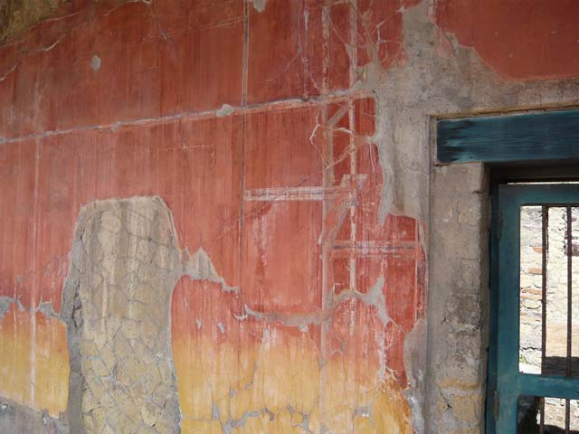 Ins. Orientalis I, 2, Herculaneum, September 2015. North wall of tablinum.