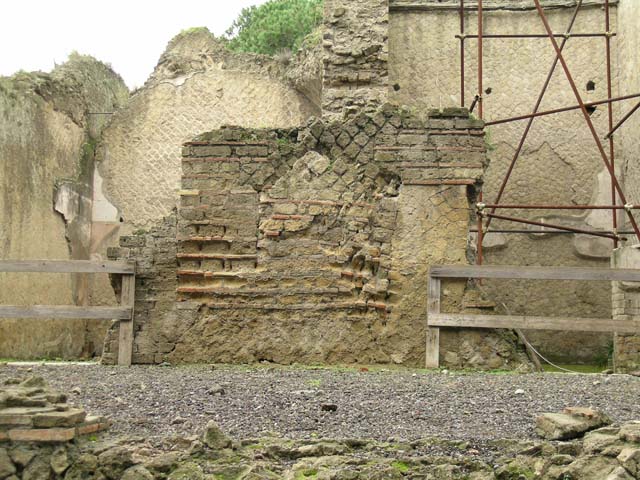 Ins. Orientalis II 4, Herculaneum, September 2015. Looking north towards upper terrace, which would have overlooked the Palaestra. 