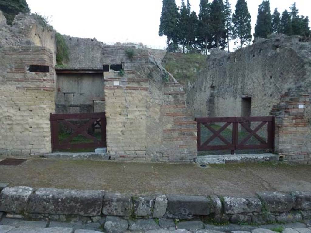 Ins. Or. II.14, Herculaneum, on right. October 2014. Looking east to entrance doorways, with Ins.Or.II.15, on left.   Photo courtesy of Michael Binns.

