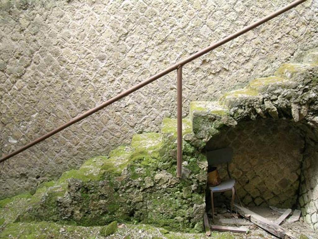 Ins Or II, 15, Herculaneum. May 2004. Rear room, masonry steps against south wall.  Photo courtesy of Nicolas Monteix.

