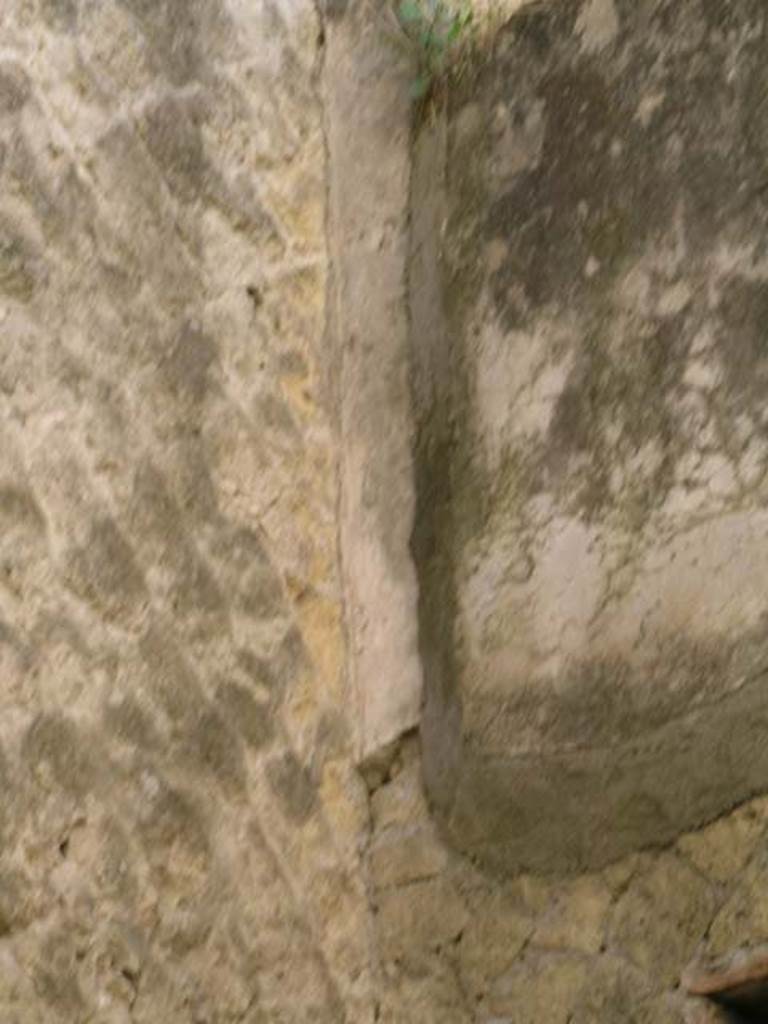 Ins. Orientalis II.18, Herculaneum. September 2015. Doorway to corridor at south end of east wall.