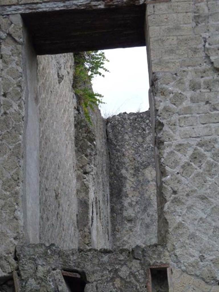 Ins. Orientalis II.18, Herculaneum. September 2015. Doorway to a room on the first floor.