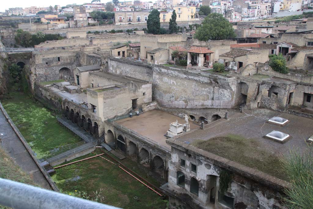 Herculaneum, photo taken between October 2014 and November 2019. 
Looking west from entrance roadway, above original beachfront. Photo courtesy of Giuseppe Ciaramella.
