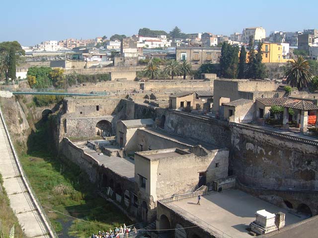 Herculaneum, October 2022. 
Looking north-west across site, from the access roadway above Suburban Baths. Photo courtesy of Klaus Heese.
