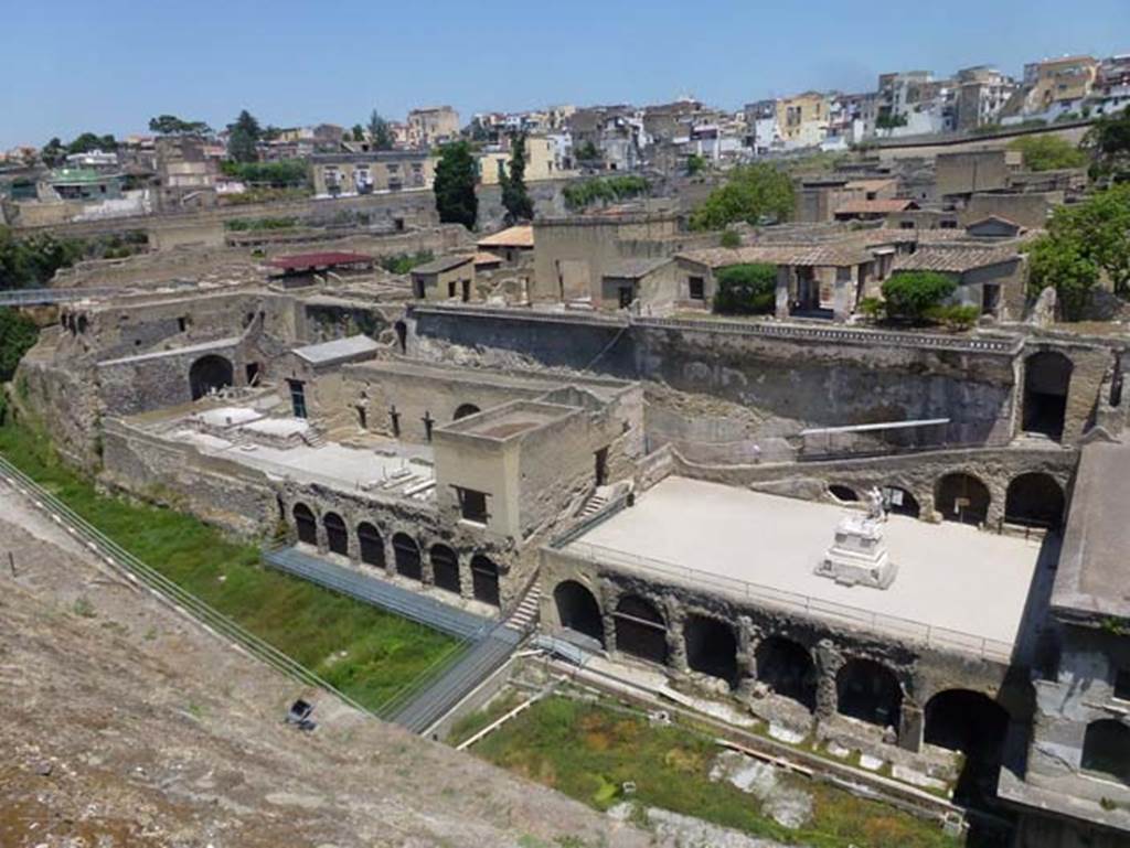 Herculaneum, September 2015. Looking north to lower level and 2 of the arches at the west side of the boatsheds, below the Sacred Area.