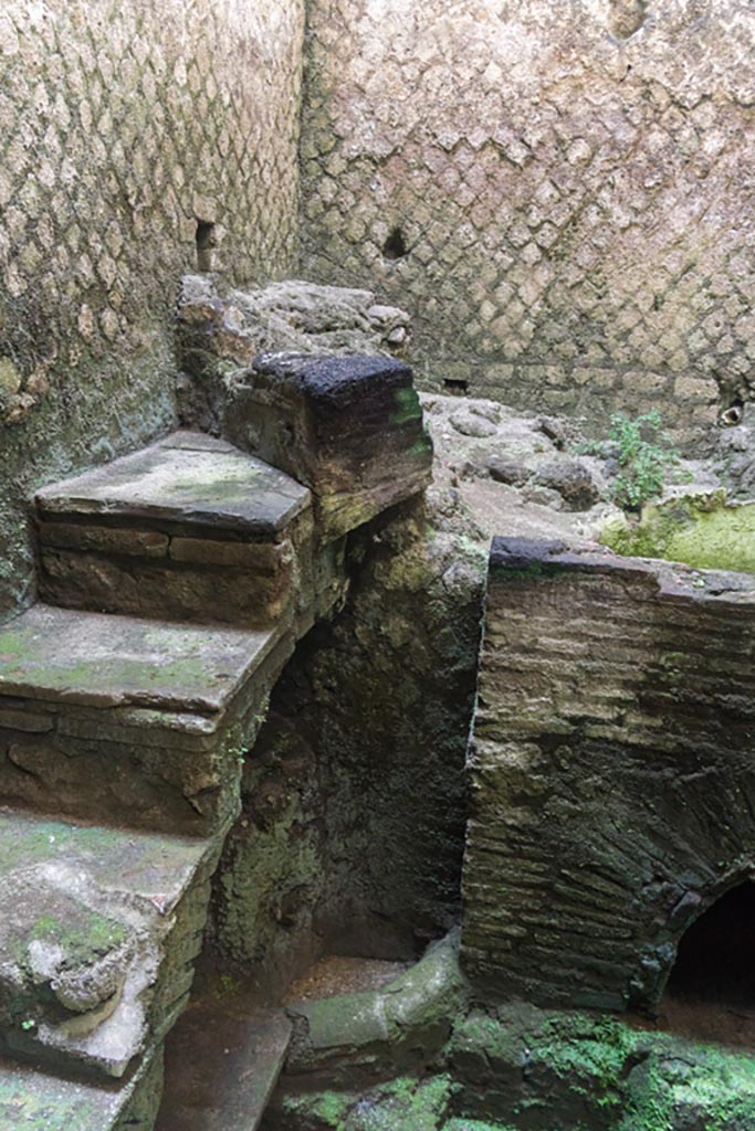 Herculaneum Suburban Baths. October 2023. Steps at side of furnace. Photo courtesy of Johannes Eber. 
