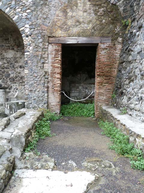 Herculaneum, September 2015. Sacred Area terrace, room in north-west corner.