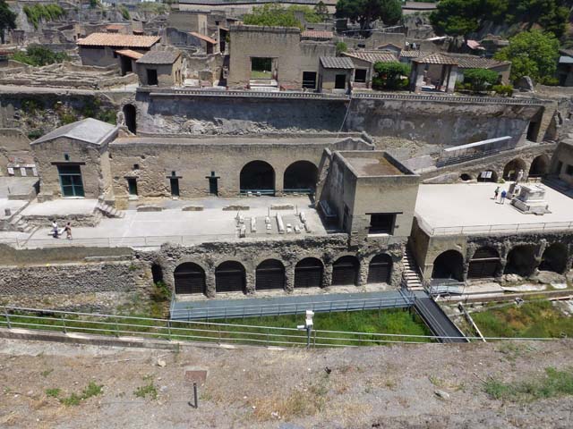 Herculaneum. October 2001. Looking north towards rear of the House of the Stags, Ins IV.21, in centre of photo above the Terrace of Balbus, lower centre, with Suburban Baths, on the right.  Photo courtesy of Peter Woods.

