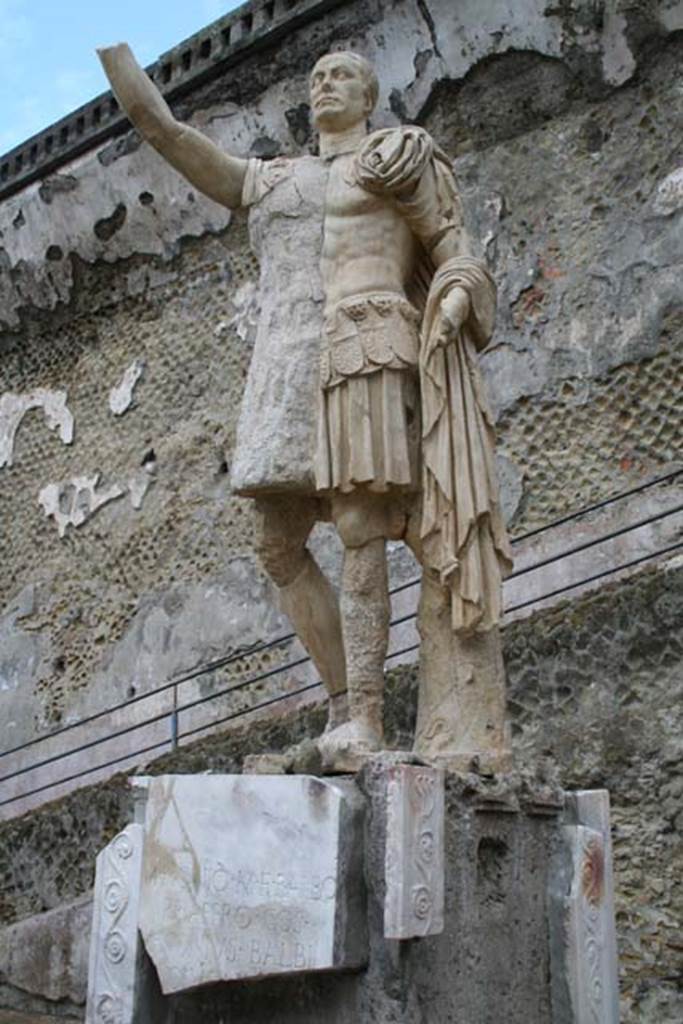 Herculaneum, March 2008. Statue of Marcus Nonius Balbus. Photo courtesy of Sera Baker.