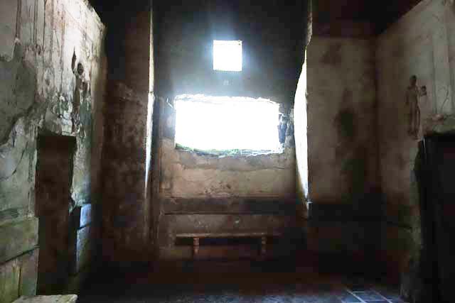 Suburban Baths, Herculaneum. June 2014. Detail of vaulted area above window at east end. Photo courtesy of Michael Binns.
