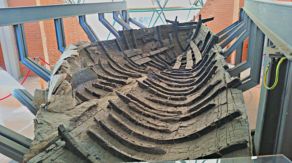 Herculaneum, photo taken between October 2014 and November 2019.
Carbonised wooden boat found on 3rd August 1982 on the ancient beachfront. Photo courtesy of Giuseppe Ciaramella.
