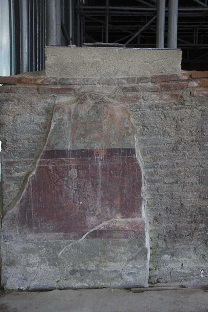 Villa dei Papiri, March 2019. 
Room (a), north wall between corridor (u) on left, and room (s), on right, with detail of painting. 
Foto Annette Haug, ERC Grant 681269 DÉCOR.
