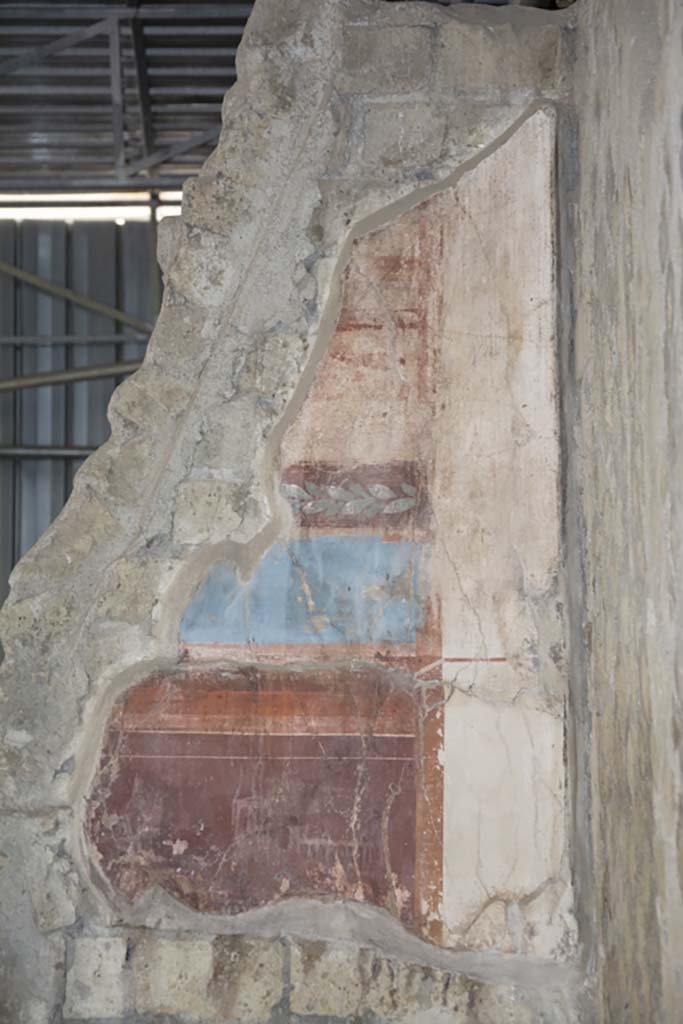 Villa dei Papiri, March 2019. Room (d), detail from west wall at north end.
Foto Annette Haug, ERC Grant 681269 DÉCOR.
