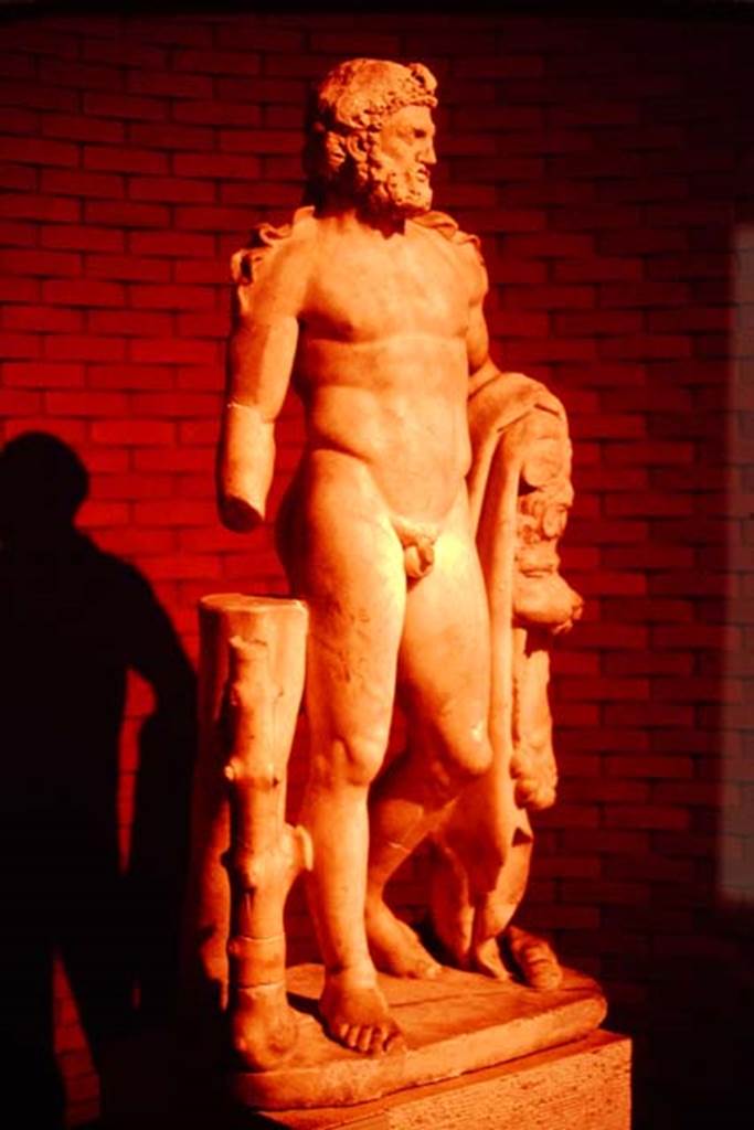 Getty Villa, Malibu, Spring 1982. Statue of Hercules with club and lion skin. Photo by Stanley A. Jashemski.   
Source: The Wilhelmina and Stanley A. Jashemski archive in the University of Maryland Library, Special Collections (See collection page) and made available under the Creative Commons Attribution-Non Commercial License v.4. See Licence and use details.
J80f0401
