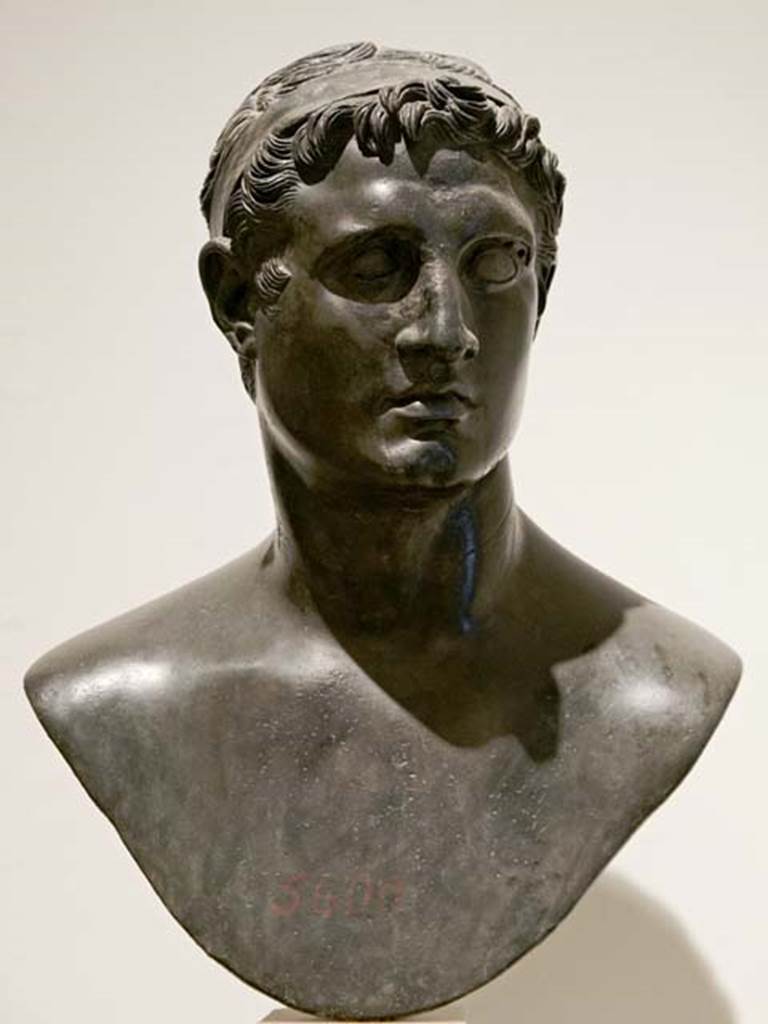 Villa dei Papiri, Herculaneum. Bust of Ptolemy II Philadelphus. Found in 1754 on south side of entrance to peristyle.
Now in Naples Archaeological Museum. Inventory number 5600.
