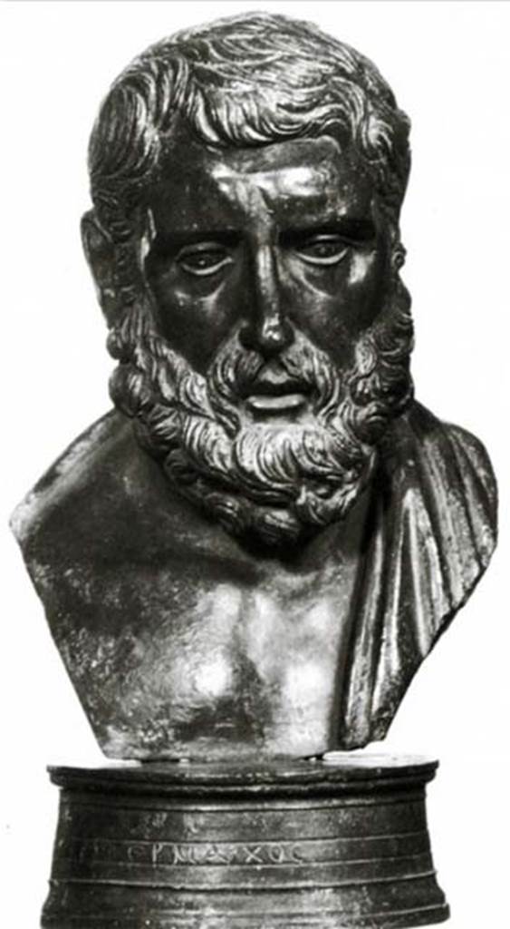 Villa dei Papiri, Herculaneum. Bronze bust of Hermarchus. Found in 1753, North of the tablinum.
Now in Naples Archaeological Museum. Inventory number 5466.
