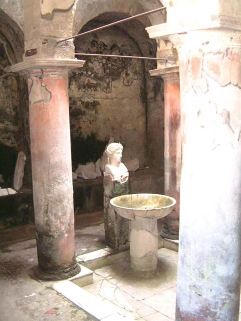 Fountain bust of Apollo, Suburban baths, Herculaneum. May 2001. Atrium with fountain bust of Apollo.
Photo courtesy of Current Archaeology.


