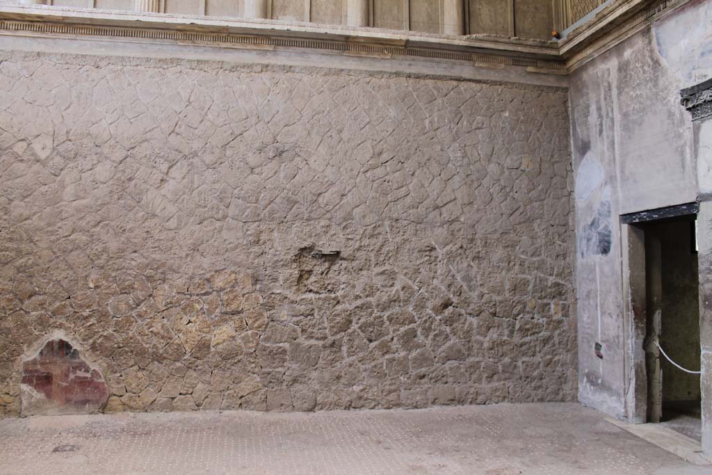 V.1 Herculaneum. March 2014. South wall and south-west corner of atrium.
Foto Annette Haug, ERC Grant 681269 DÉCOR.